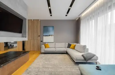 Minimalist Lines and Timeless Elegance: A Modern Home in Sibiu