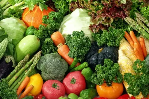 8 legume pe care le poti creste la nesfarsit