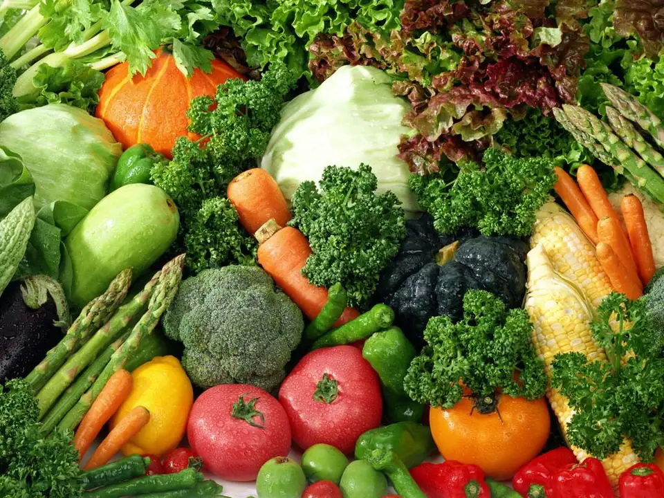 8 legume pe care le poti creste la nesfarsit