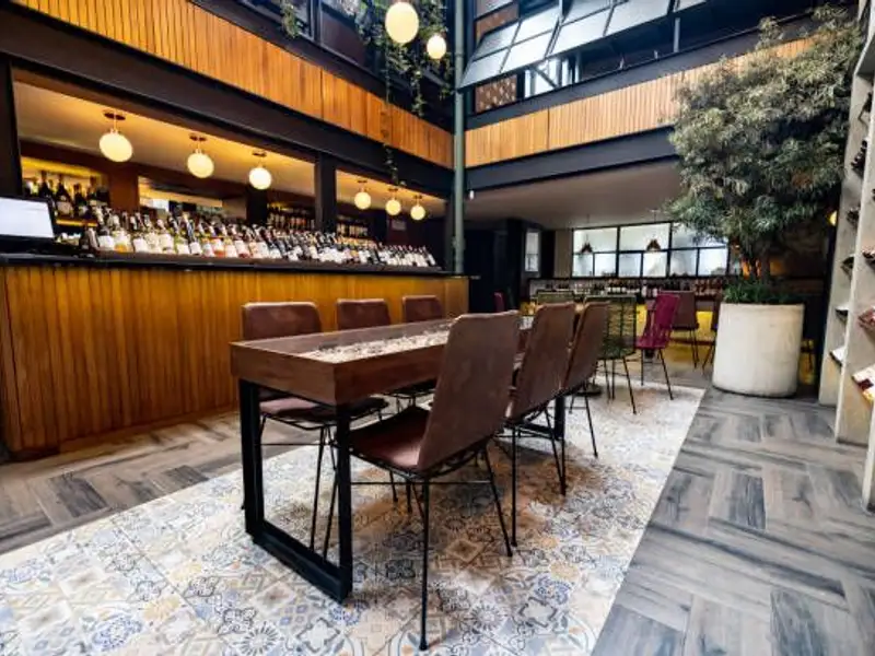 Cum amenajezi un bar modern în 2024