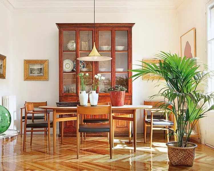 Blending Old and New in an Apartment Design