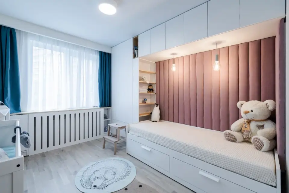 Modern 3-Bedroom Apartment with White and Scandinavian Accents
