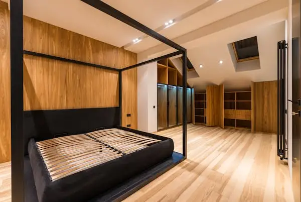 Amenajarea mansardei pentru o toamnă confortabilă și elegantă