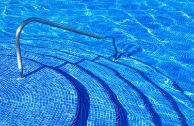 Top 6 Best Solutions for Keeping Your Pool Water Clean in Summer