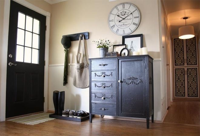 Designing an Entryway in a Home Without a Foyer