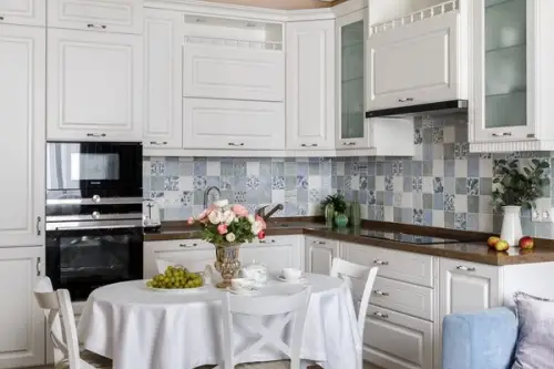 Nuante de albastru care dau viata unui apartament de 3 camere