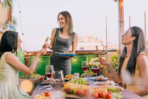 Cum să amenajezi un spațiu de dining în balcon