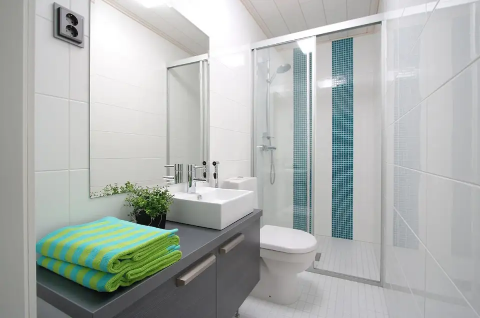 Modern and Functional Design in a Small Bathroom