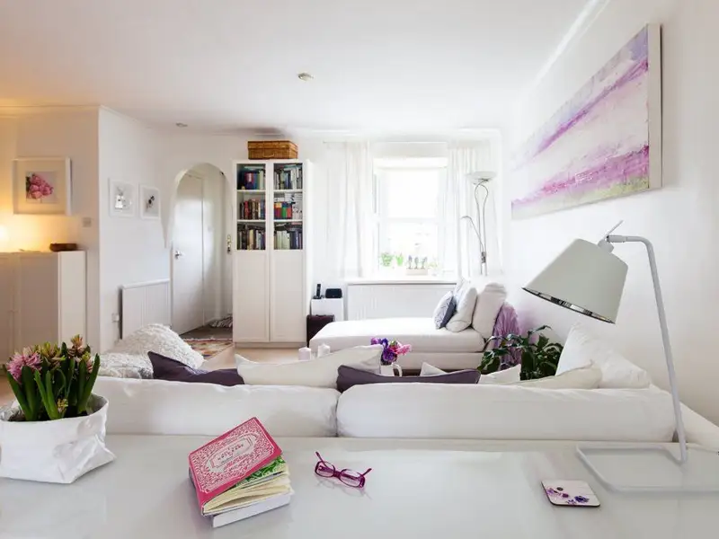 Casa inchiriata cu amenajare minimalista