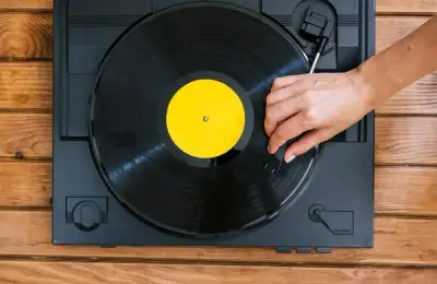 The Perfect Method for Arranging Vinyl