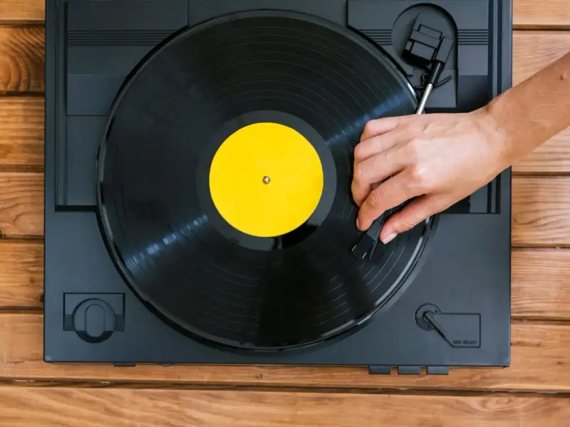 Metoda perfecta pentru a aranja un vinil