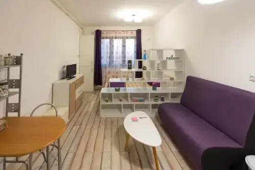 Cum sa iti maximizezi spatiul de depozitare si sa creezi un loc mai comfortabil intr-o garsoniera