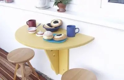 How to Build a Folding Table for Your Balcony