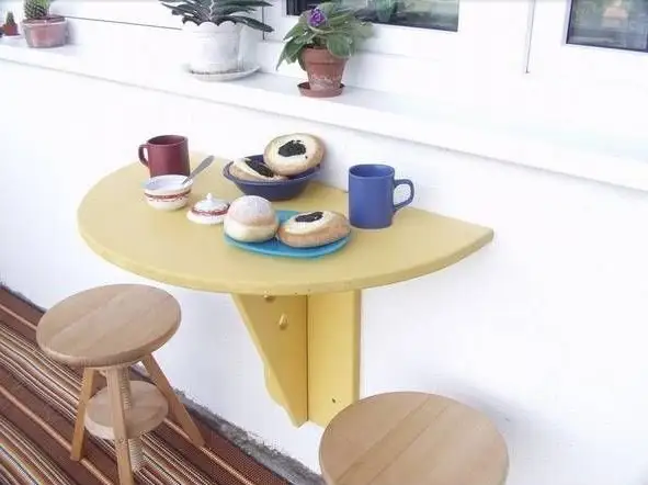 How to Build a Folding Table for Your Balcony
