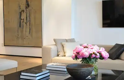 5 Ideas for Decorating Your Living Room on a Budget