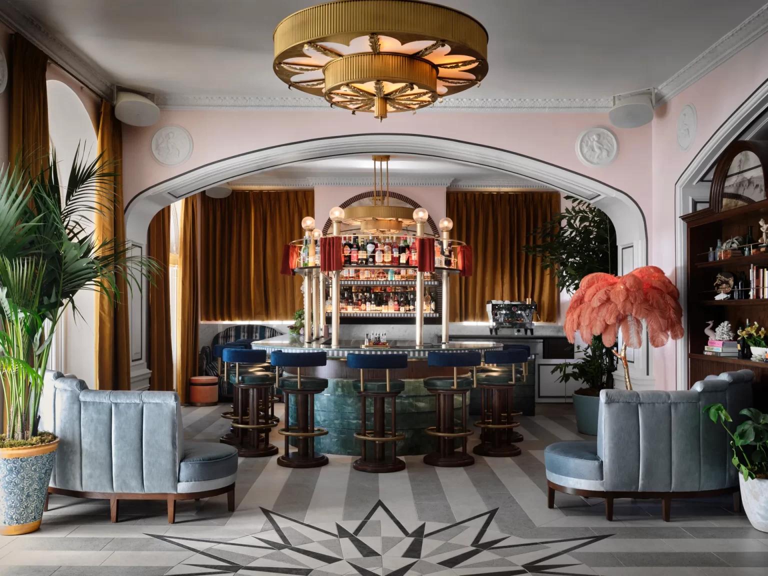 Hotelul The Gorgian: O bijuterie art deco în inima Santa Monica