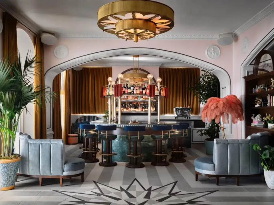 Hotelul The Gorgian: O bijuterie art deco în inima Santa Monica