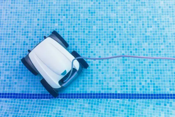 Cum să pregătești piscina pentru iarnă odată cu sfârșitul verii