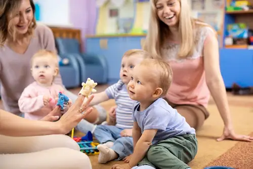 Descoperă obiceiuri simple care contribuie la dezvoltarea armonioasă a celor mici