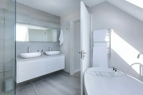 Culori și texturi pentru baie: cum să creezi o atmosferă relaxantă