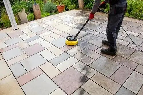 Top 6 sfaturi utile pentru spălarea terasei vara