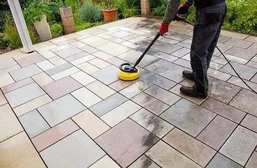Top 6 sfaturi utile pentru spălarea terasei vara