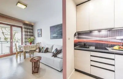 A 27 sq m Studio with a Vacation Atmosphere and Natural Light