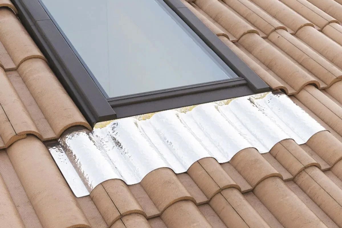 Choose the Right Roofing Sealant Band