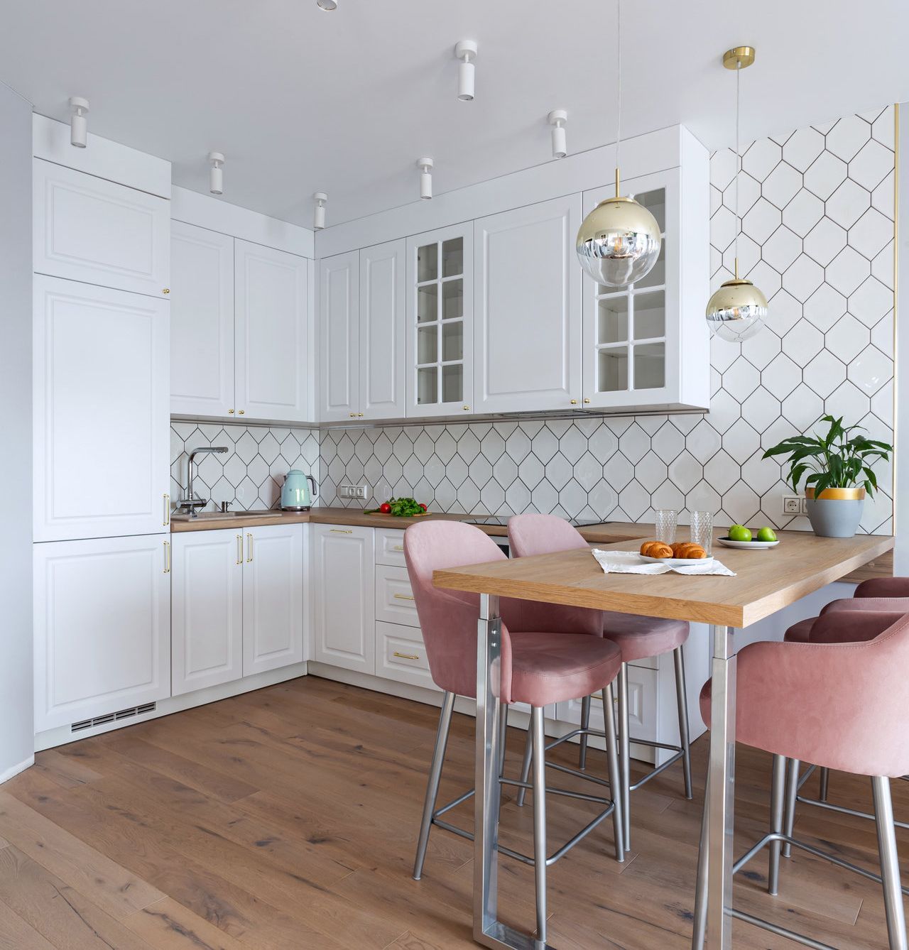 Feminine Elegance in a Modern Two-Bedroom Apartment