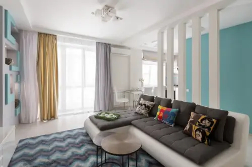 Apartament luminos de 2 camere in tonuri de albastru turcoaz