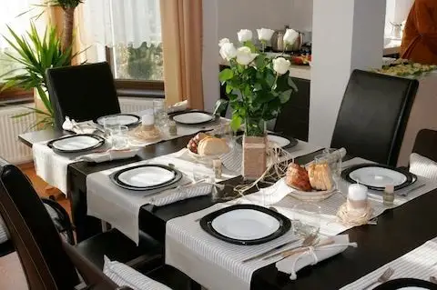 Table Setting Ideas for Dining