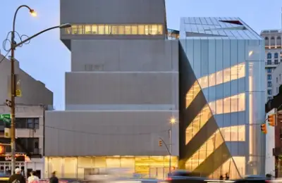 În interiorul noii extensii a New Museum din New-York, proiectată de OMA