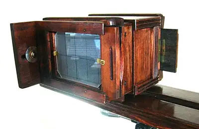 5 Reasons Why You Shouldn't Throw Away Old Suitcases