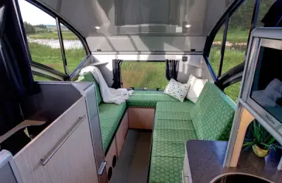 Apartment in a Mobile Home with Retractable Roof