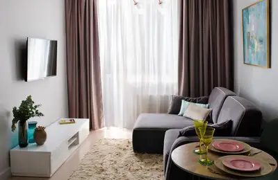 Pastel Tones and Modern Lines in a 35 sq m Space