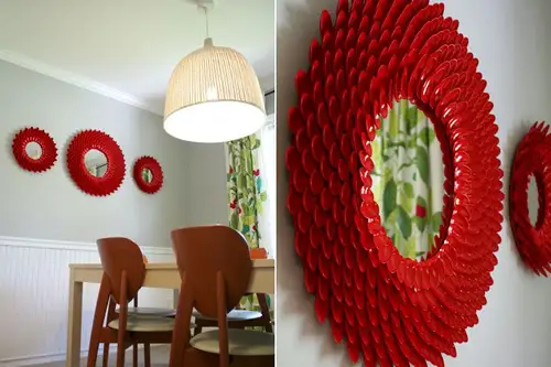 DIY – rama pentru oglinda din linguri de plastic