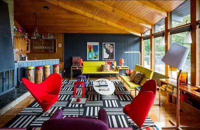 A Burst of Color in an Extravagant Home