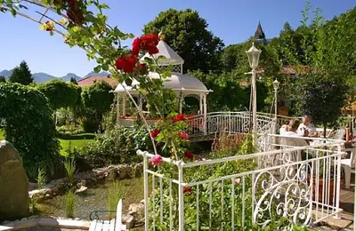 Creative DIY Decorations for Your Garden