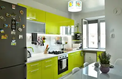 Home with Cristina and Calin in a 3-Room Apartment in Oradea