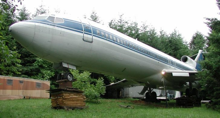 The Incredible Transformation of an Airplane into a Home