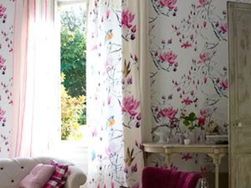 Primavara orientala la Casara: fluturi, magnolii si kimono