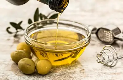 Olive Oil: Your Reliable Cleaning Helper!