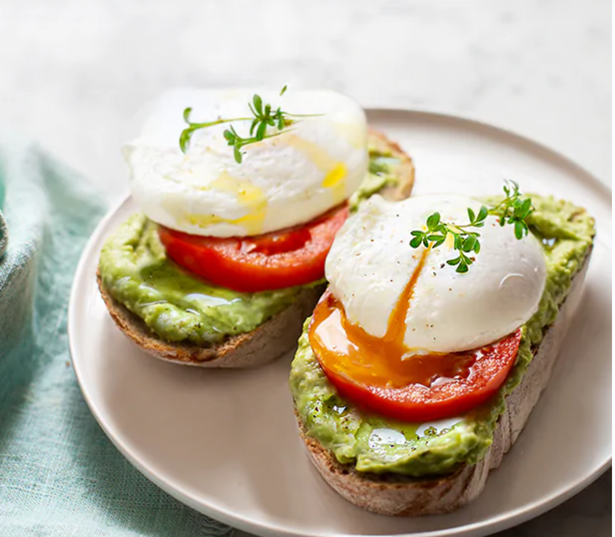 Poached Eggs: The Perfect Easy Recipe and Tricks by Simona Mirto