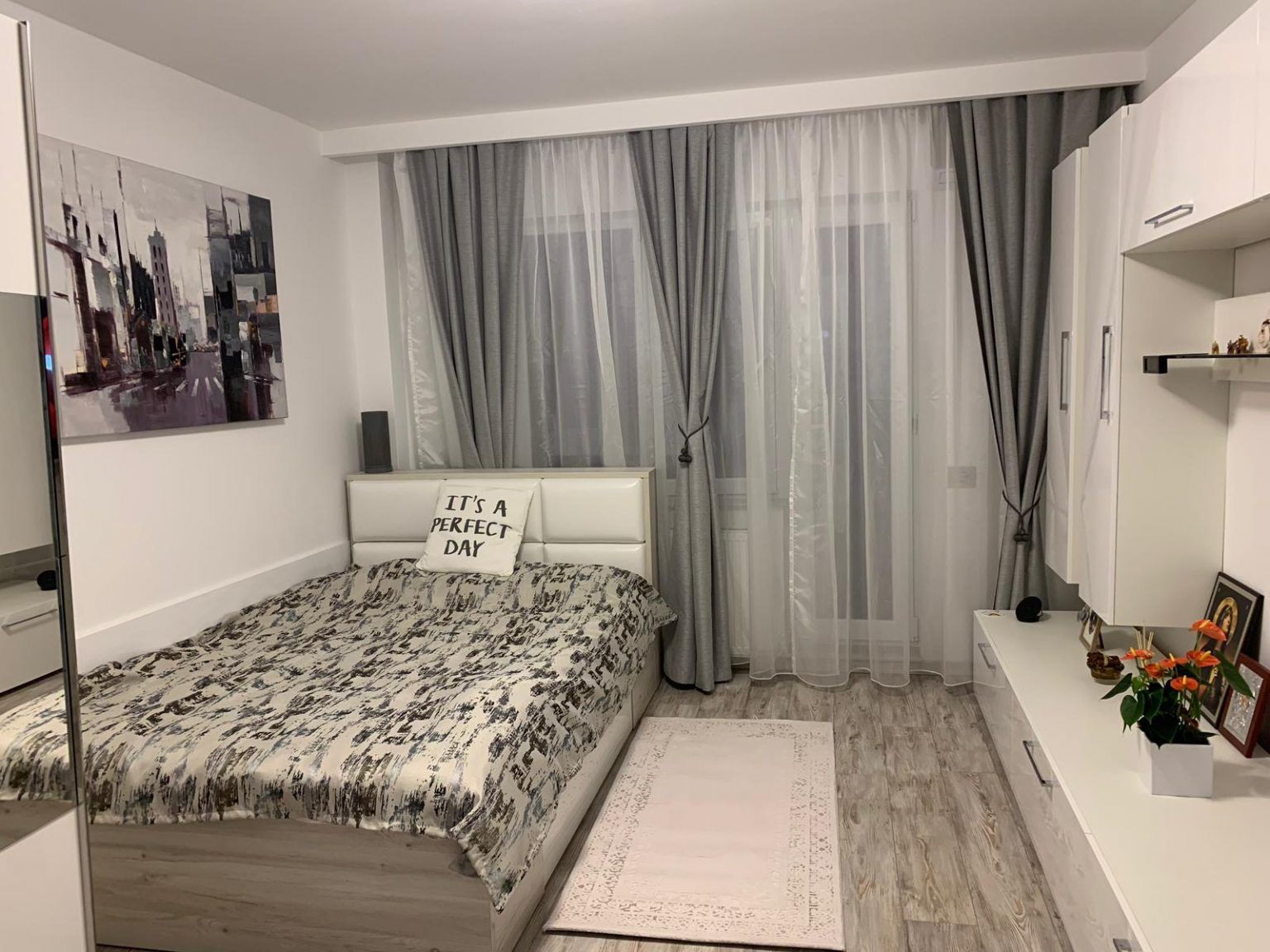 Acasa la Ioana intr-o garsoniera de 35 mp pe care a amenajat-o impreuna cu mama ei