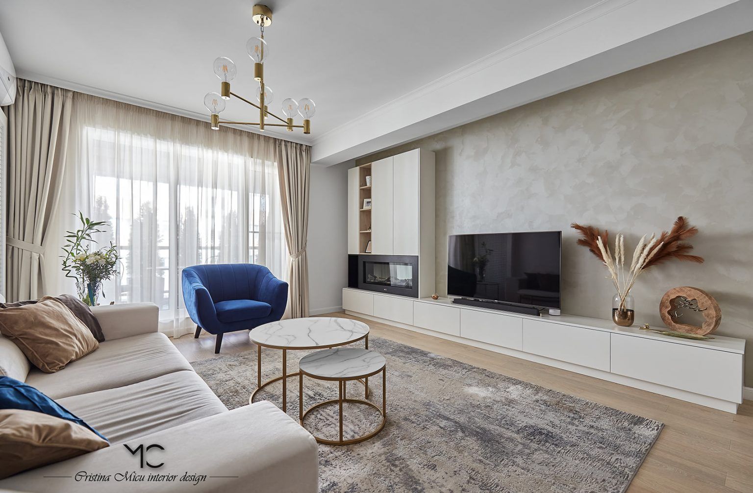 Modern Glam Influences Apartment with 3 Bedrooms in Bucharest