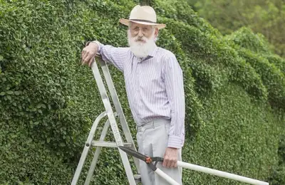 What This Elderly Man from England Grows in His Garden Is Amazing!