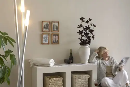 Cum utilizezi la maximum spatiul dintr-un apartament mic avantajele ancorarii mobilierului pe partea superioara a peretilor