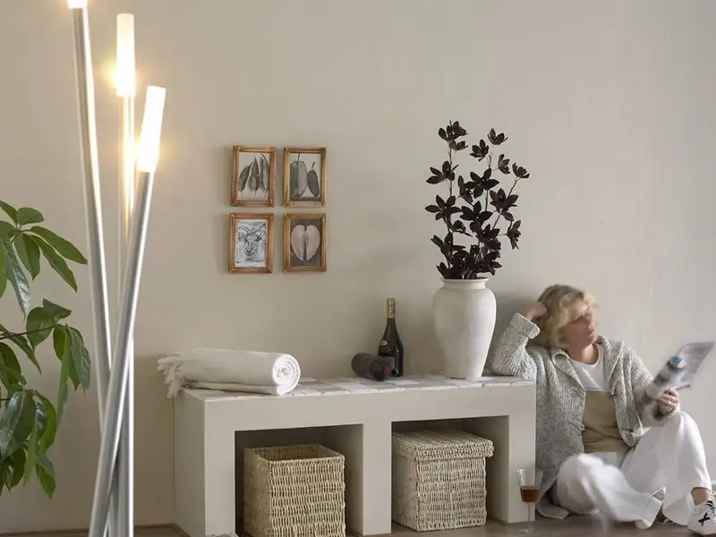 Cum utilizezi la maximum spatiul dintr-un apartament mic avantajele ancorarii mobilierului pe partea superioara a peretilor