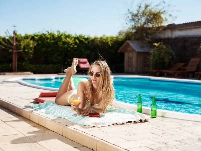 Care este metoda corecta ca sa iti amenajezi piscina pentru a avea zile de plaja la tine in curte