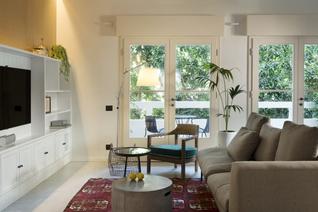 Creative and Modern Decor in 75 sq m